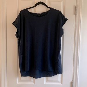 Size large. Banana Republic blouse. Great for work or a night out.